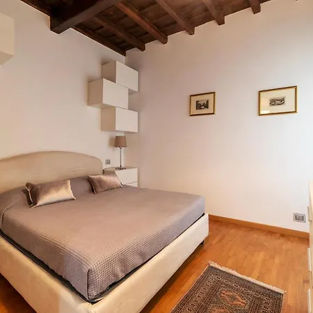 Piazza di Spagna Classy Apartment-2